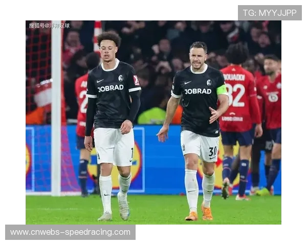 里尔前锋吉鲁转身抽射中柱，运气不佳