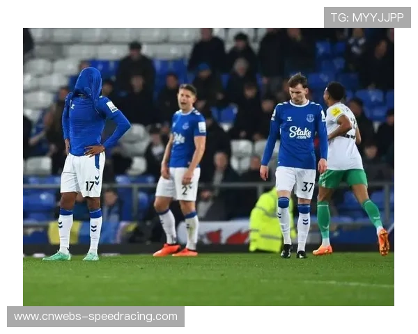 布莱顿对阵埃弗顿战术碰撞控球渗透迎战防守反击